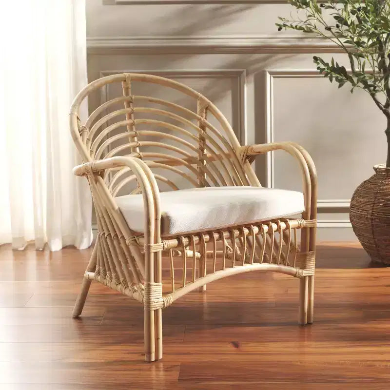 Fauteuil d'appoint en rotin avec coussin amovible et cadre en bois