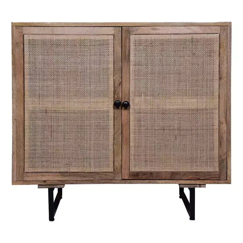 Meuble d'appoint bohème fait main avec portes en rotin maillé et cadre en bois de manguier, 89 cm