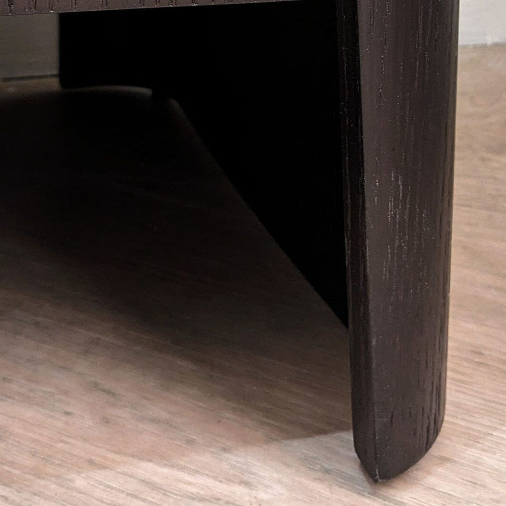 Commode à 6 tiroirs en bois brun foncé avec plateau en pierre frittée
