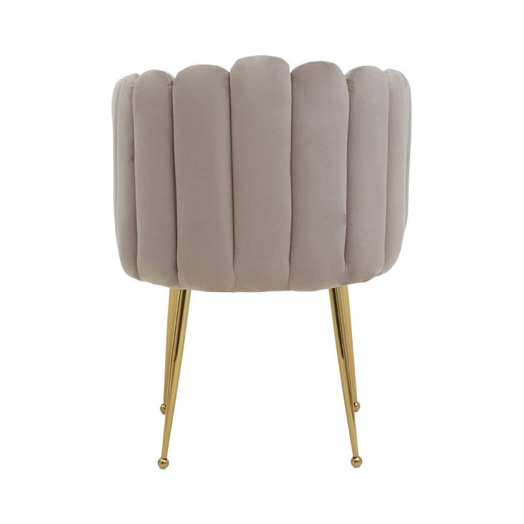 Chaise de salle à manger festonnée en velours beige avec pieds coniques dorés