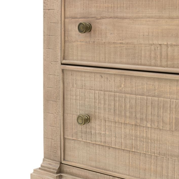 Commode en bois naturel à 7 tiroirs avec poignées en laiton