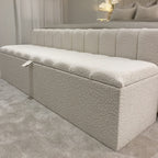 Banquette-coffre Nori crème en tissu bouclé à panneaux