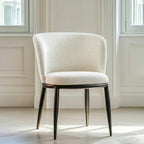 Chaise de salle à manger incurvée Off-White Boucle avec pieds noirs