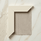 Banc rembourré en velours gris pierre avec piètement doré